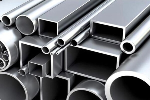چهار مورد از ویژگی های فلز آهن را بنویسید