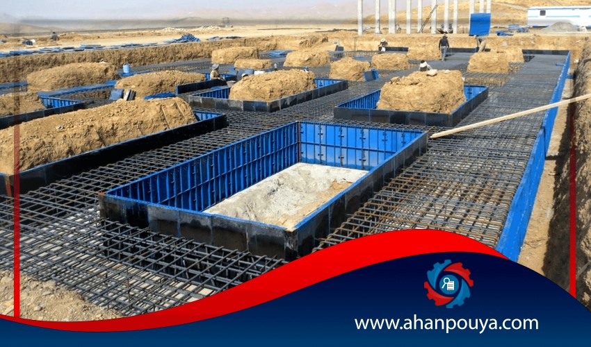 صب الخرسانة في أساسات البناء